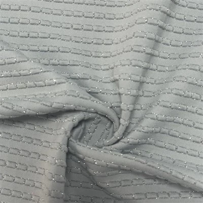 Comment entretenir le tissu en fil métallisé noir ?